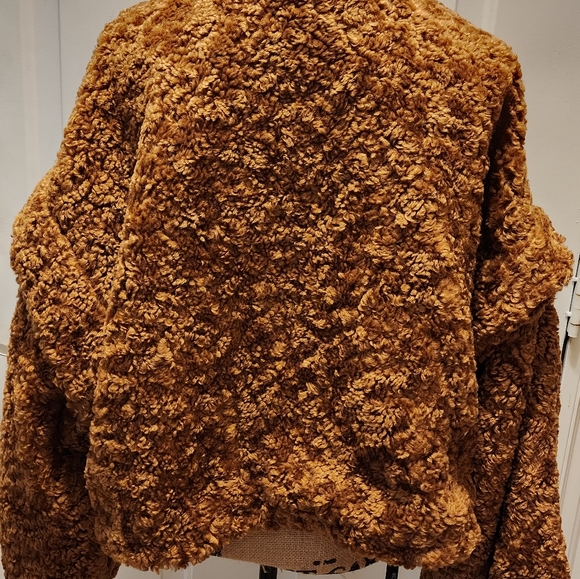 BooHoo Faux Fur Cropped jacket - Picture 12 of 16